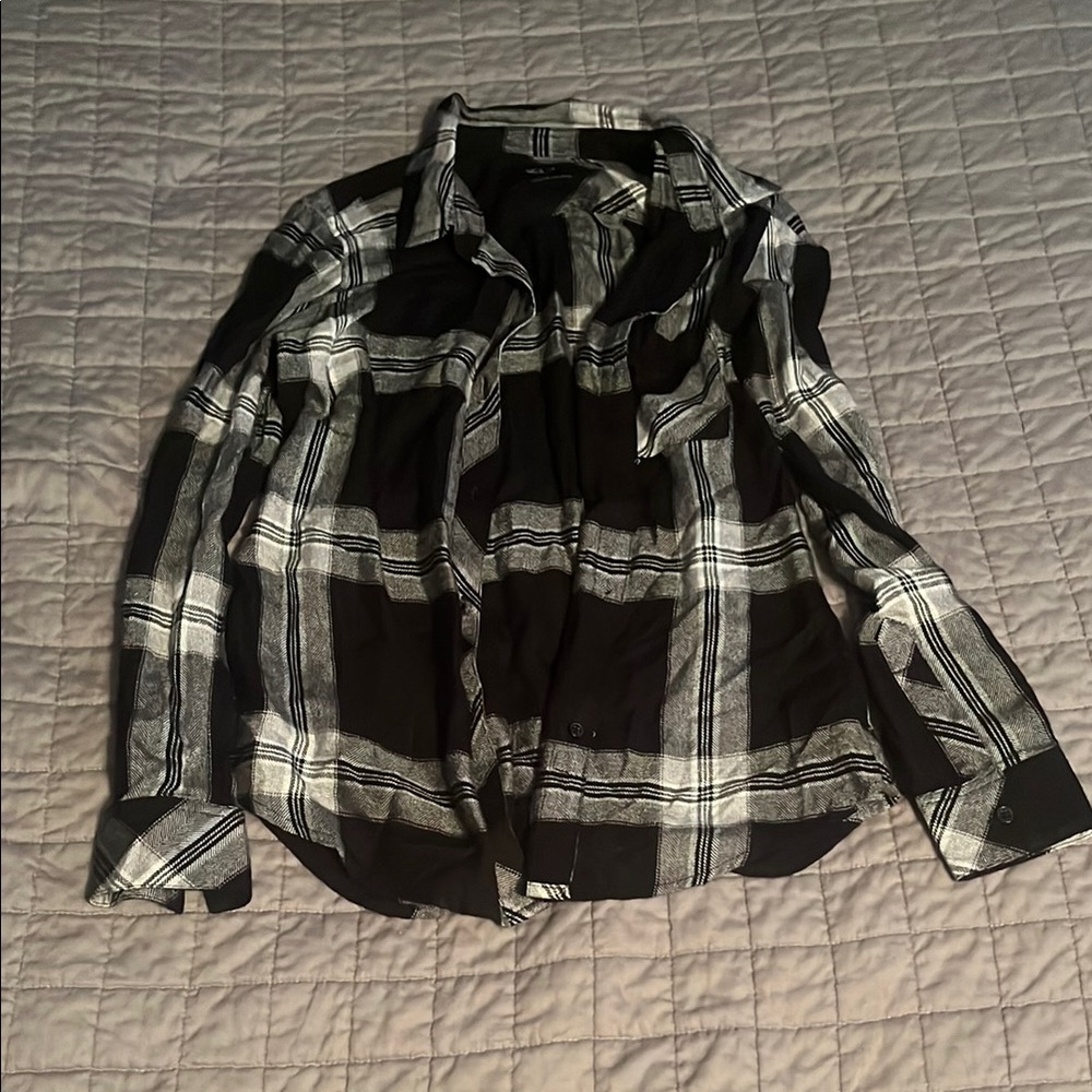 Rails Women’s Black and White Flannel Long Sleeve Shirt Size: XS